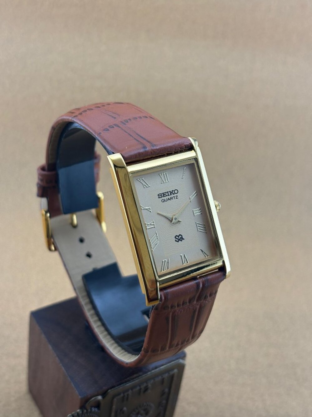 GOLD VINTAGE Seiko Vintage slim men's wristwatch